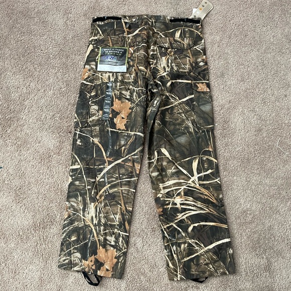 Walls Legend Men’s 6-Pocket Camo Cargo Pants - Picture 3 of 8